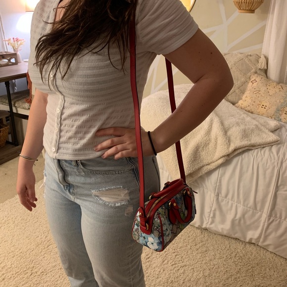 Authentic GUCCI blooms bag. Pristine like new condition. Beautiful bag! - Picture 4 of 11